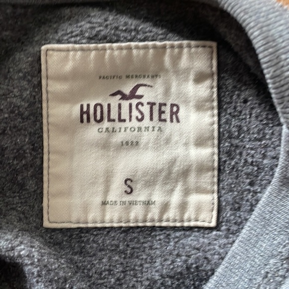 Holister Grey Sweater - Picture 3 of 3